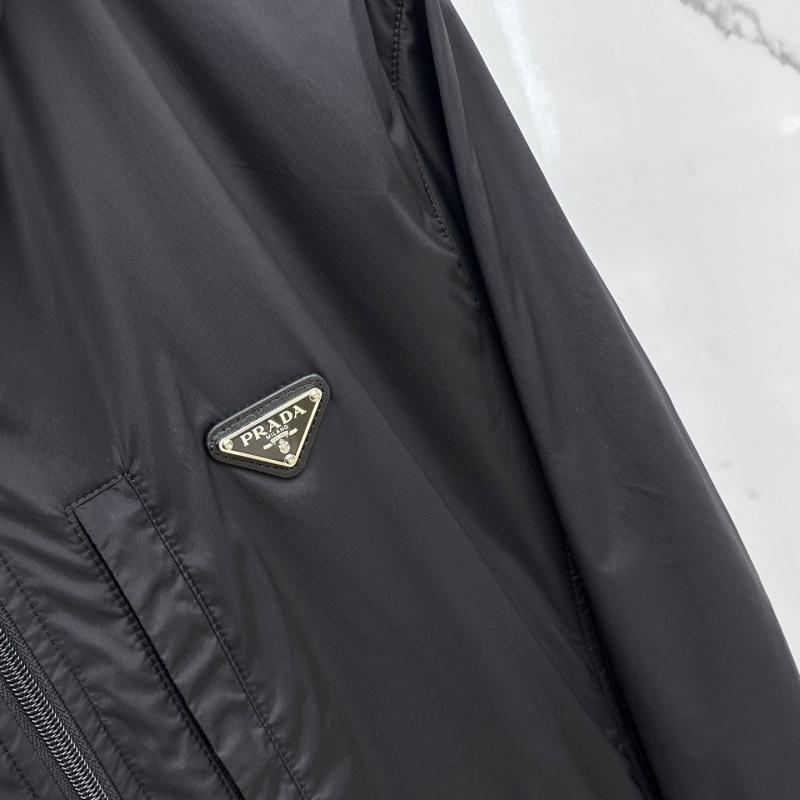 Pra*a outwear